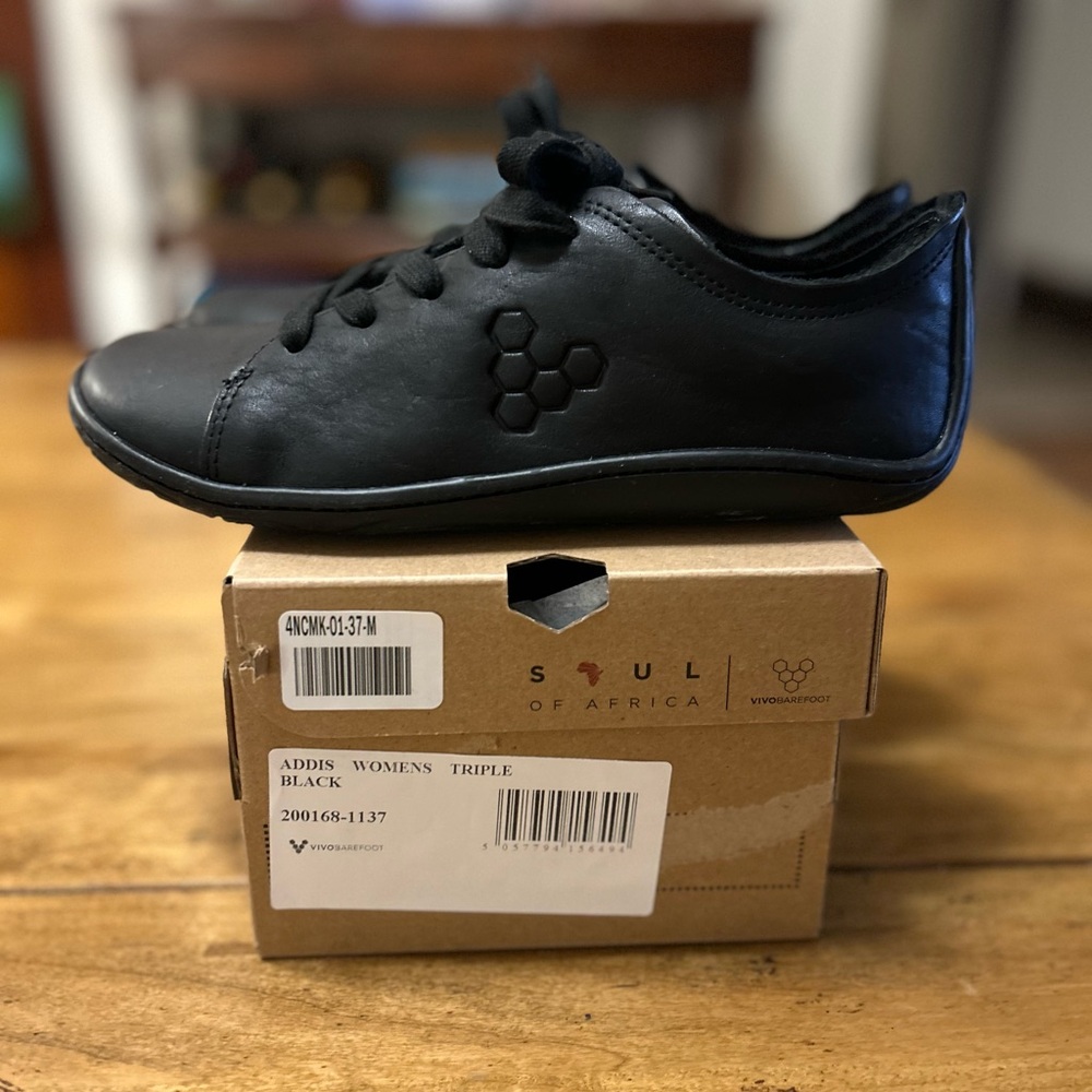 Vivo Barefoot - Addis in Triple Black (size 6/6.5/37)